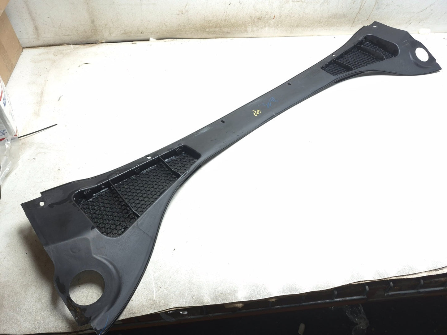 2013 Ford Focus Front Windshield Wiper Cowl Trim Cover OEM