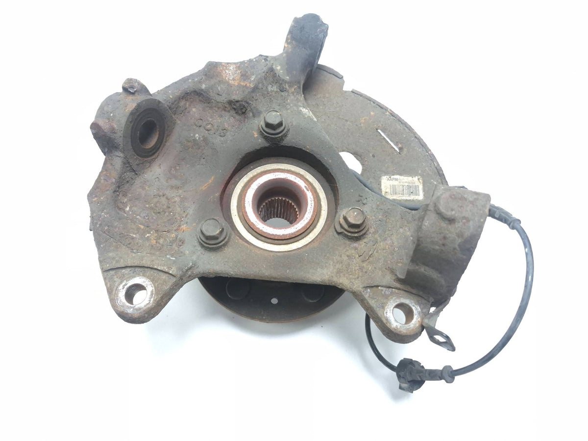 2013 Cadillac Escalade Front Spindle Knuckle Wheel Hub Passenger Side Right OEM