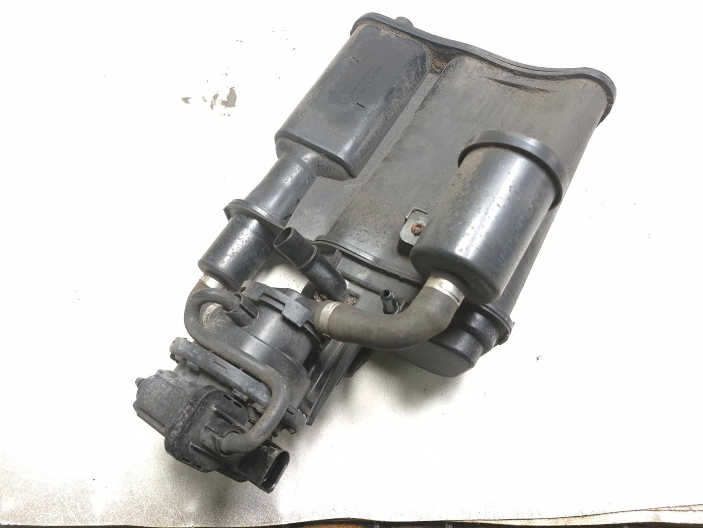 2011 Volkswagen Tiguan 2.0l Fuel Vapor Charcoal Canister OEM