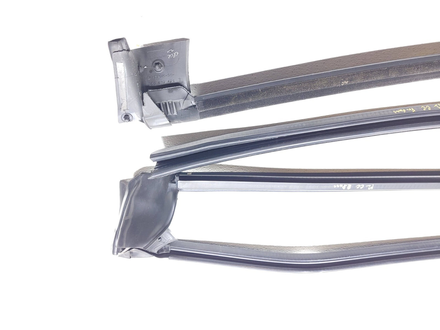 202 Volkswagen Cc Door Window Weatherstrip Seal 4pcs OEM