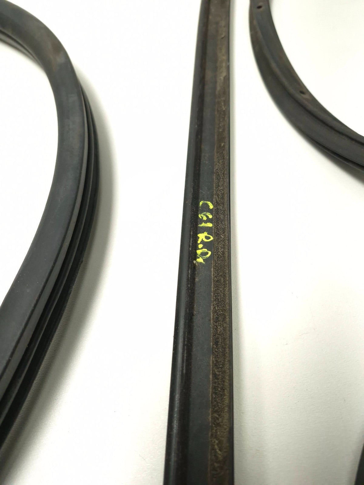 2007 Honda Fit Rear Door Weatherstrip Seal Driver Side Left 4pcs OEM