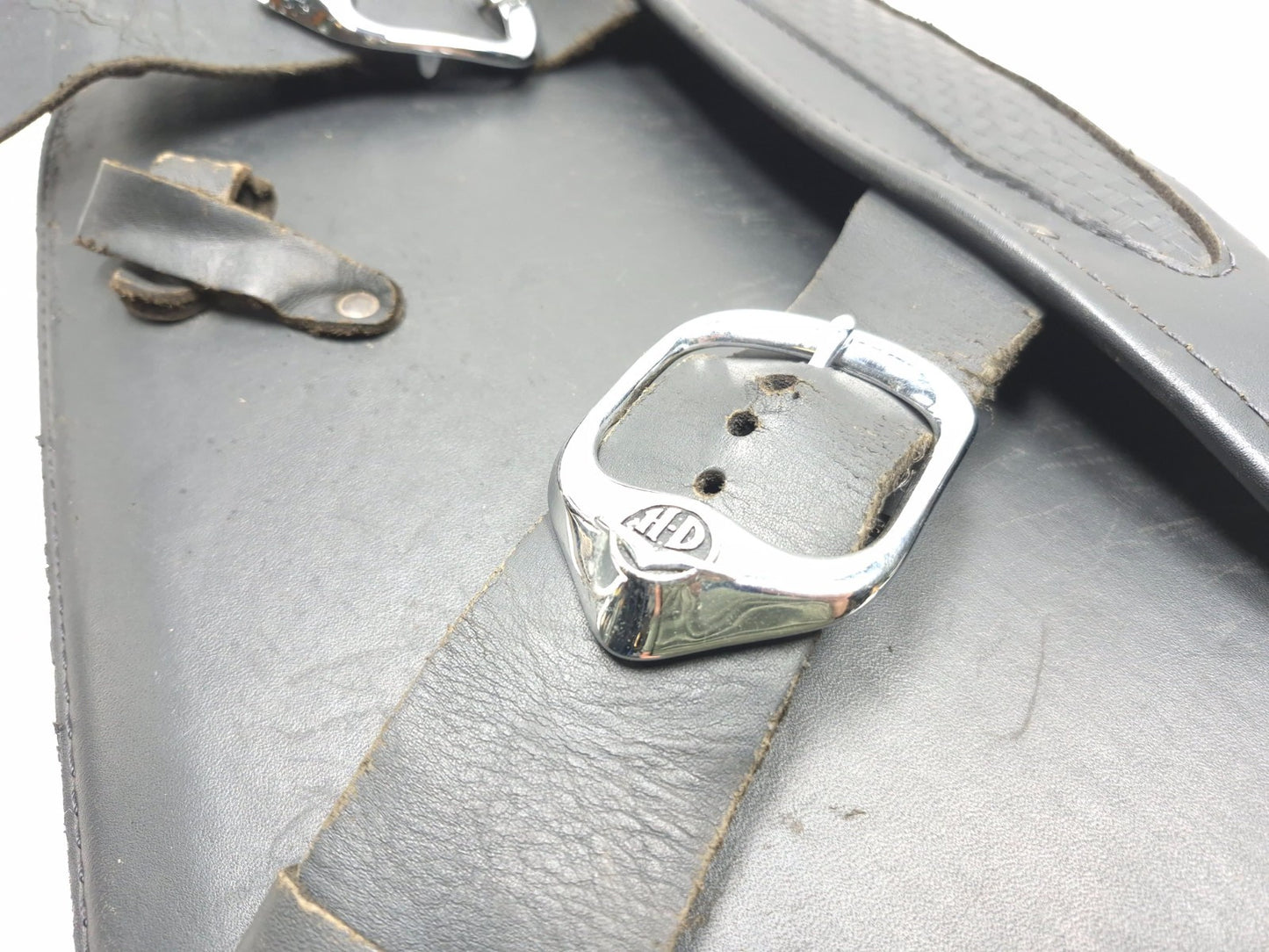 1998-2007 Harley Road King Classic Leather Saddlebag Left & Right OEM