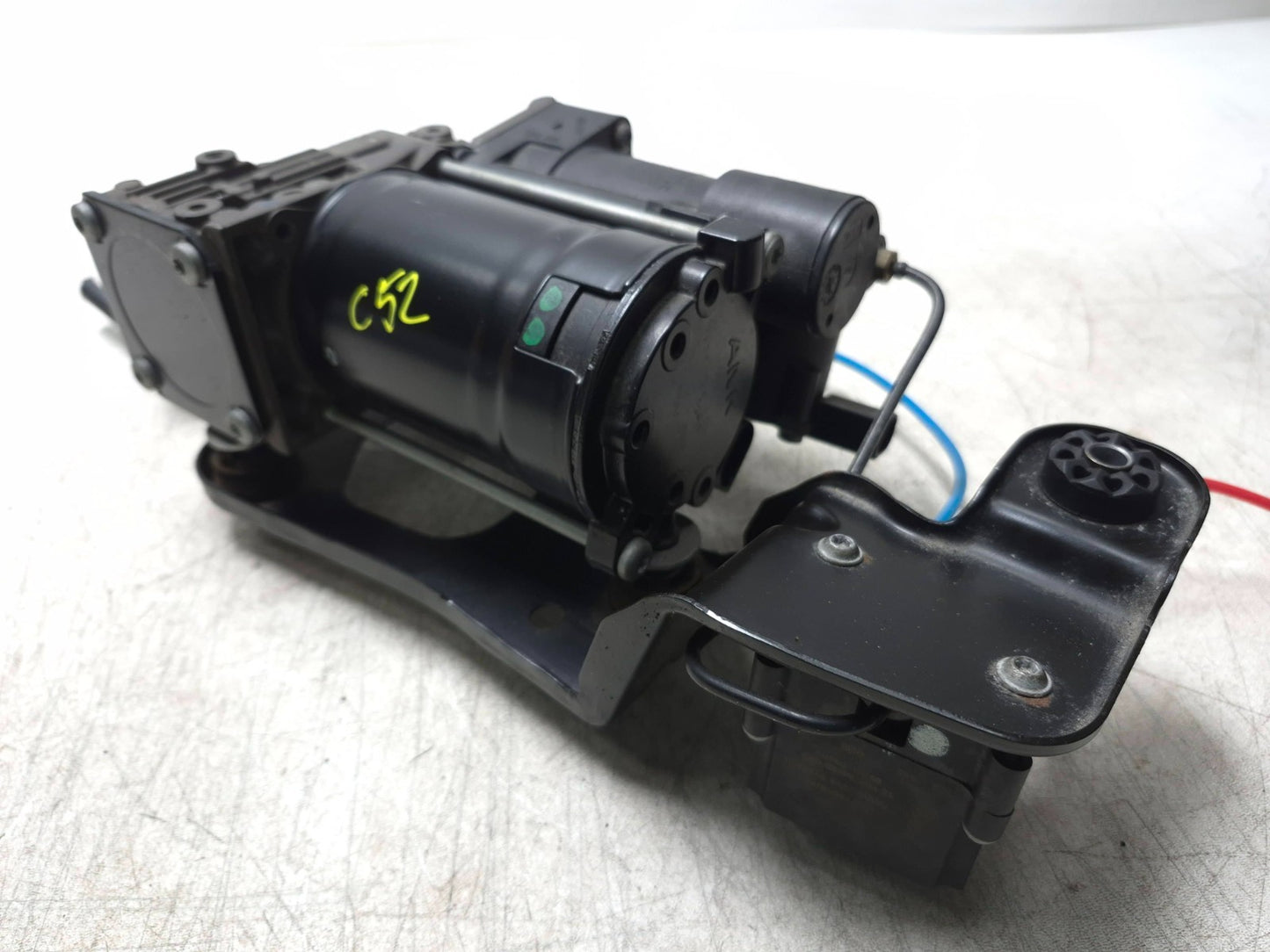 2008 BMW X6 E71 Air Suspension Compressor Pump OEM