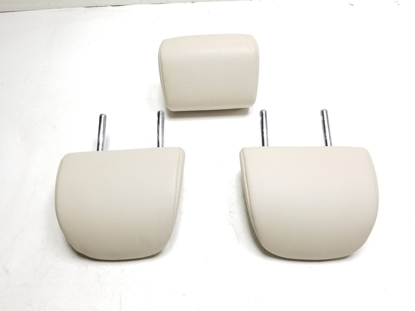 11-17 Lexus CT200h Rear Seat Headrest 3pcs Oem✅