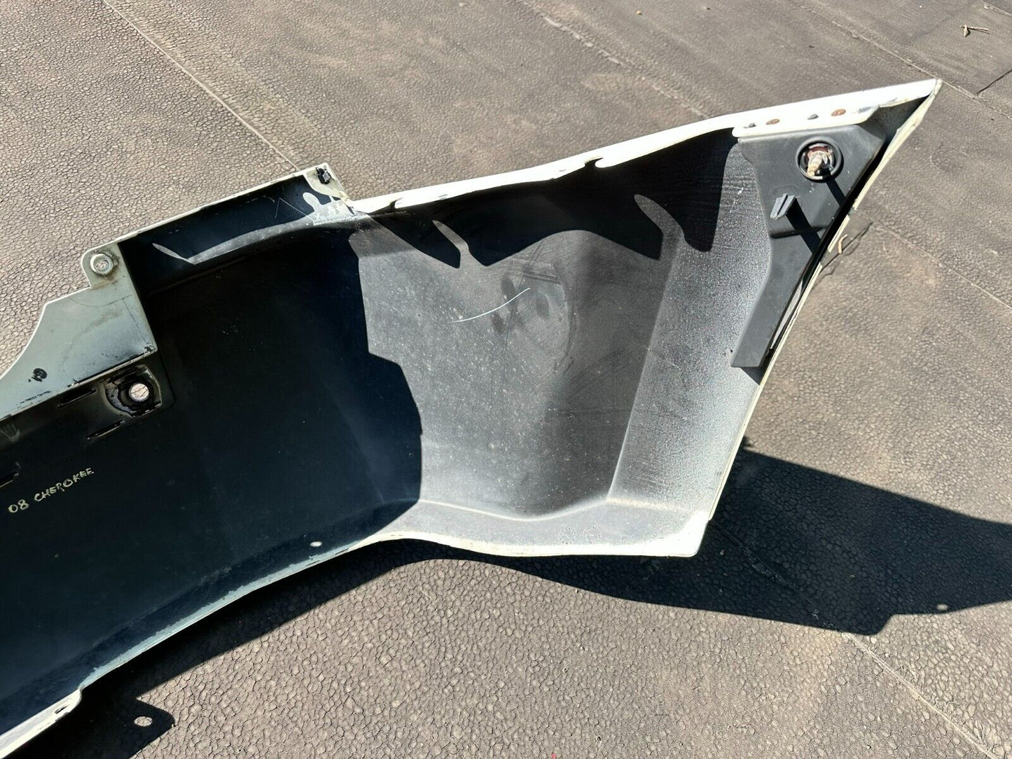 06 07 08 09 10 Jeep Grand Cherokee 5.7l Rear Bumper Cover OEM * Paint: Pw1 * ✅