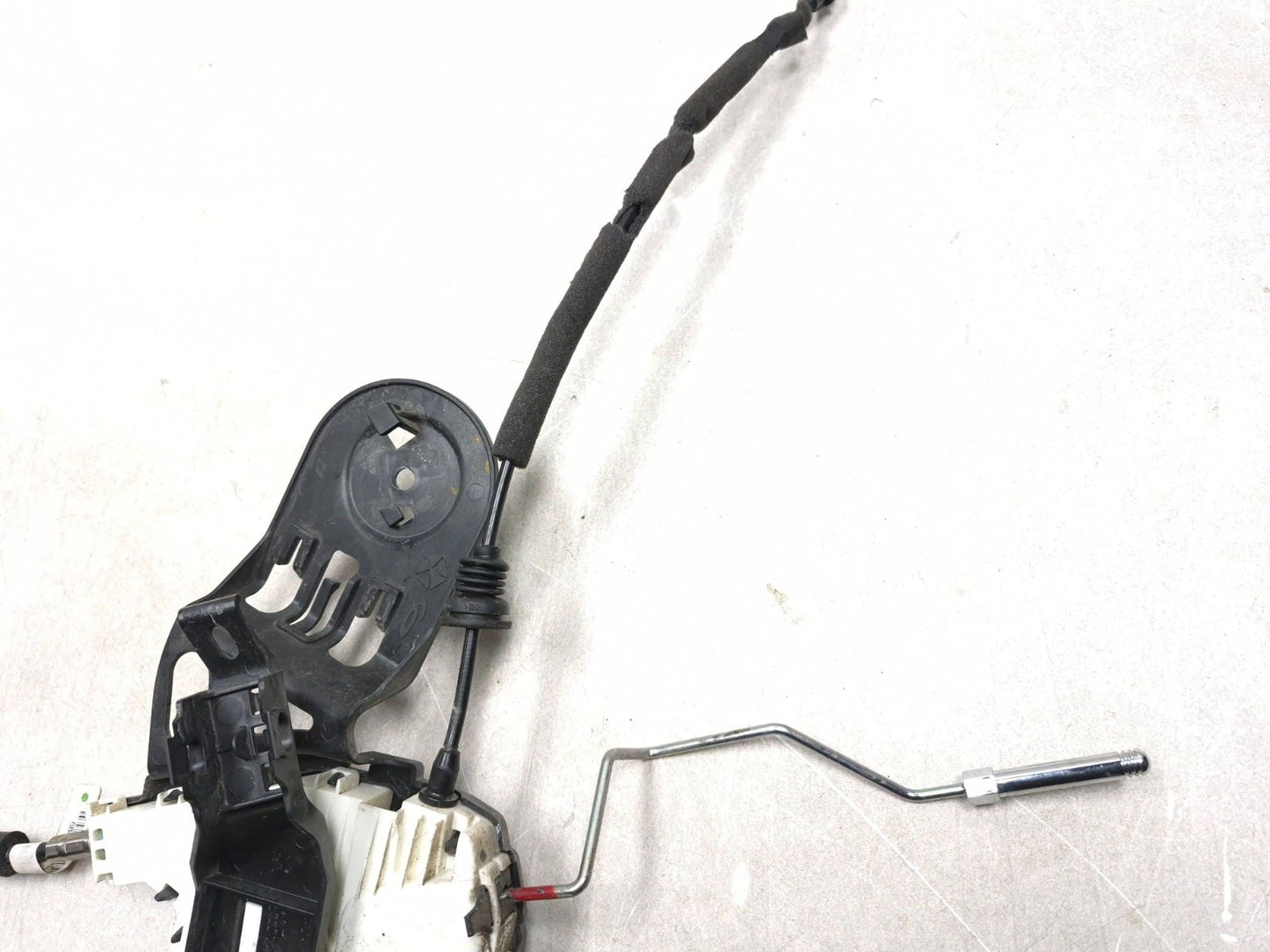 2018 Chrysler 300 Limited AWD Rear Left Driver Side Door Handle Lock Latch OEM