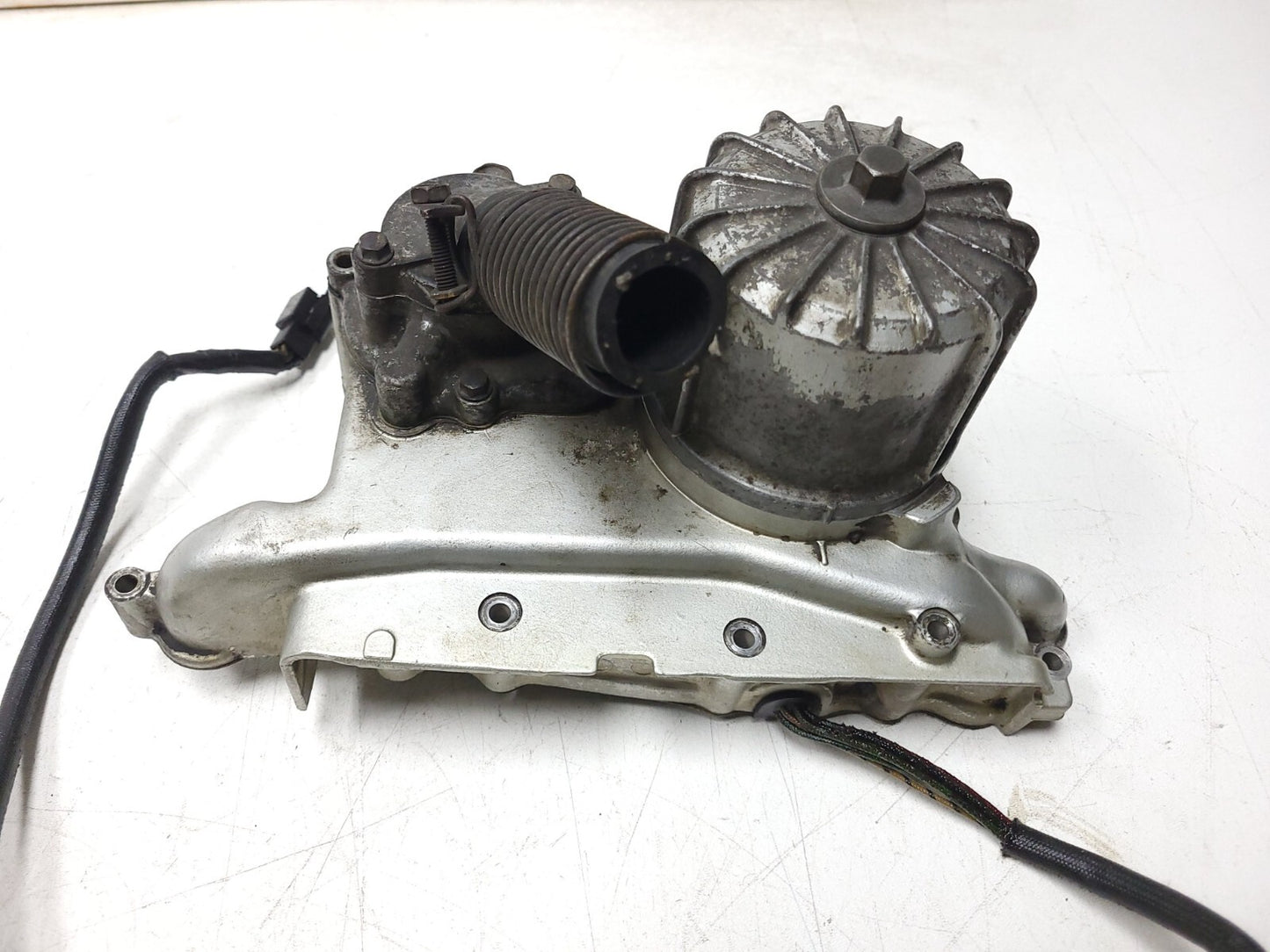 1984 - 1987 Honda Gl1200 Goldwing Engine Oil Filter Housing OEM