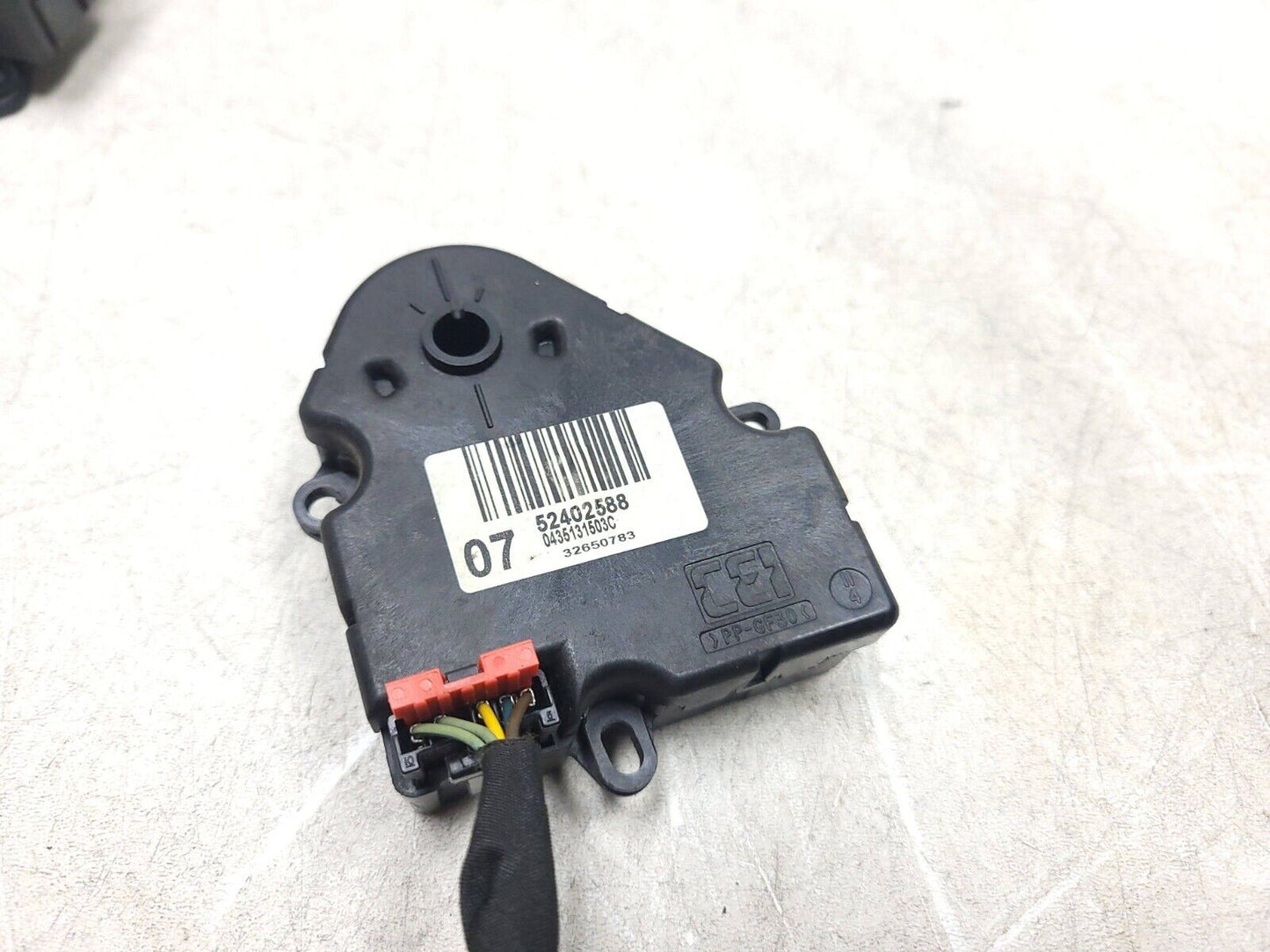 10-14 Chevrolet Suburban Tahoe HVAC Heater Flap Actuator Motor W/ Harness OEM