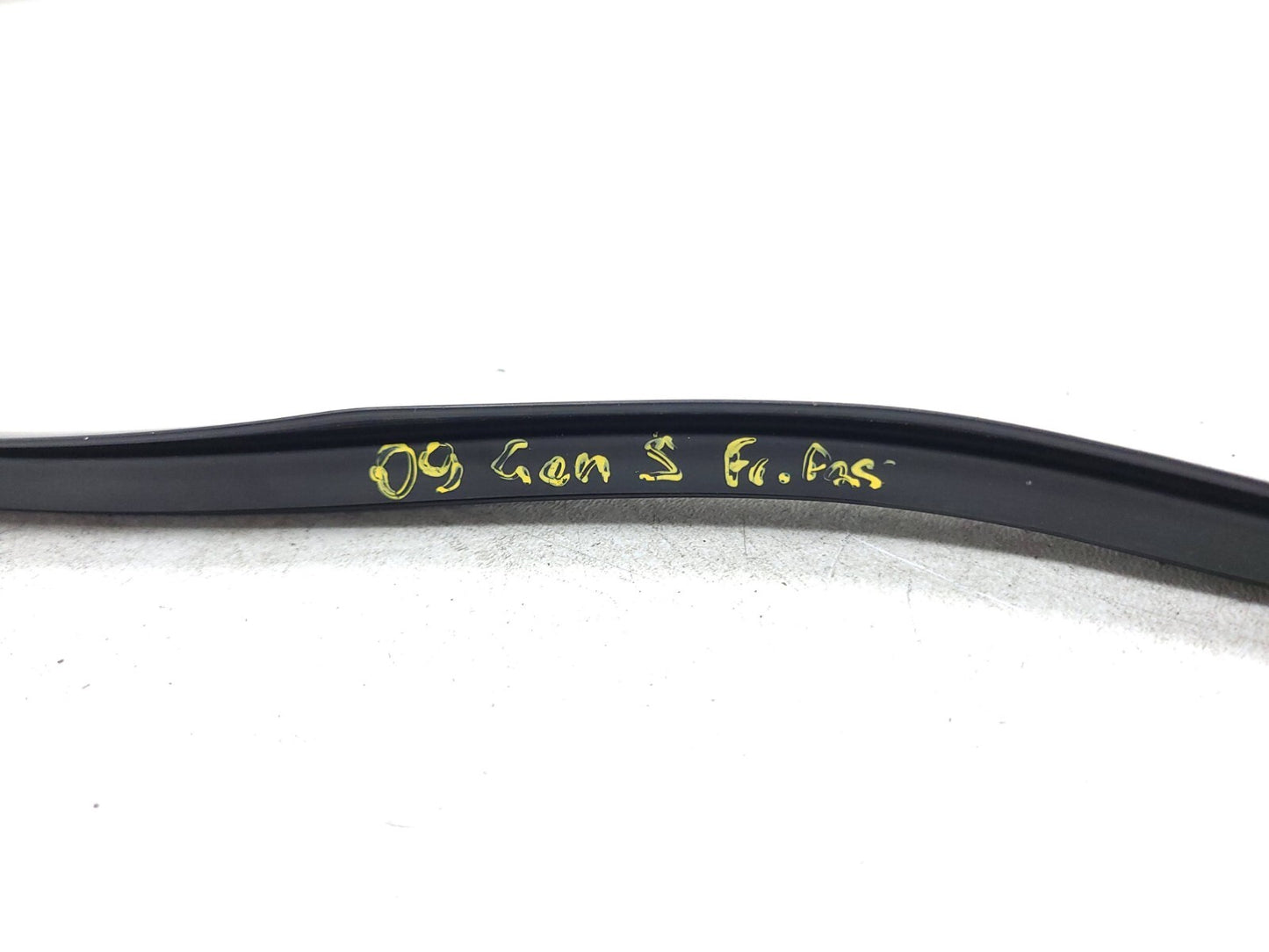 09-14 Hyundai Genesis Door Weatherstrip Seal Front Passenger Side Righ OEM Sedan