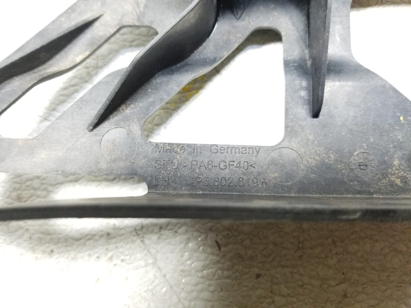2013 Porsche Cayenne Jack Mount Support Bracket 4pcs OEM