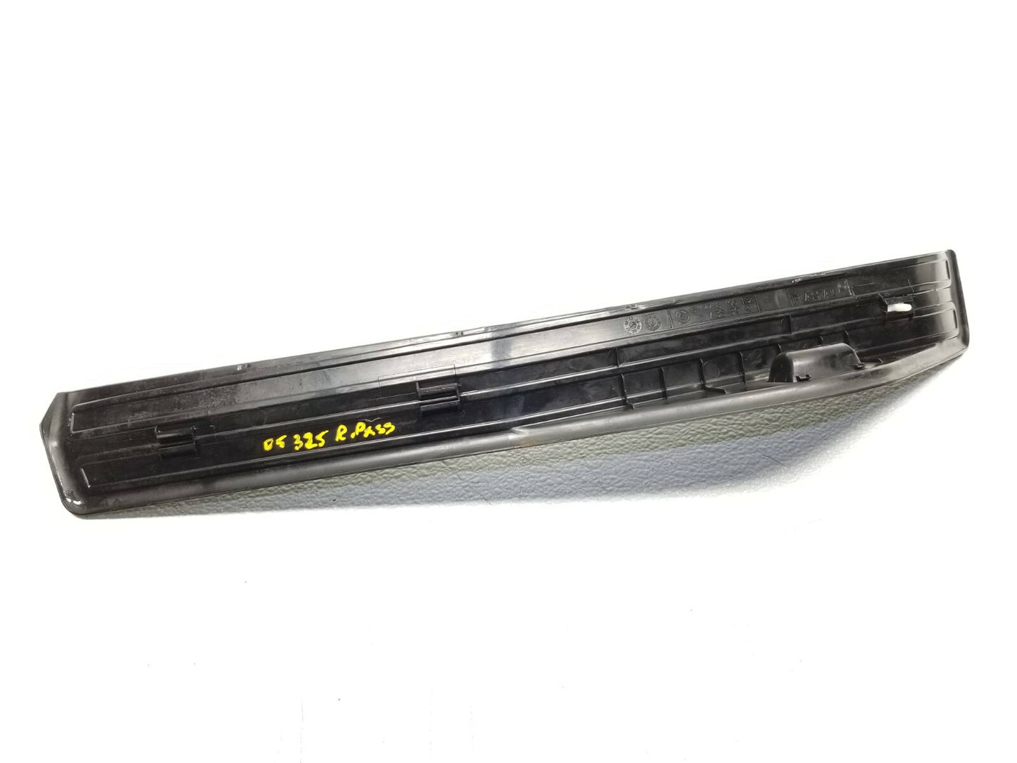 01 02 03 04 05 BMW E46 Sdn Rear Door Sill Plate Cover Trim Left & Right 2pcs OEM