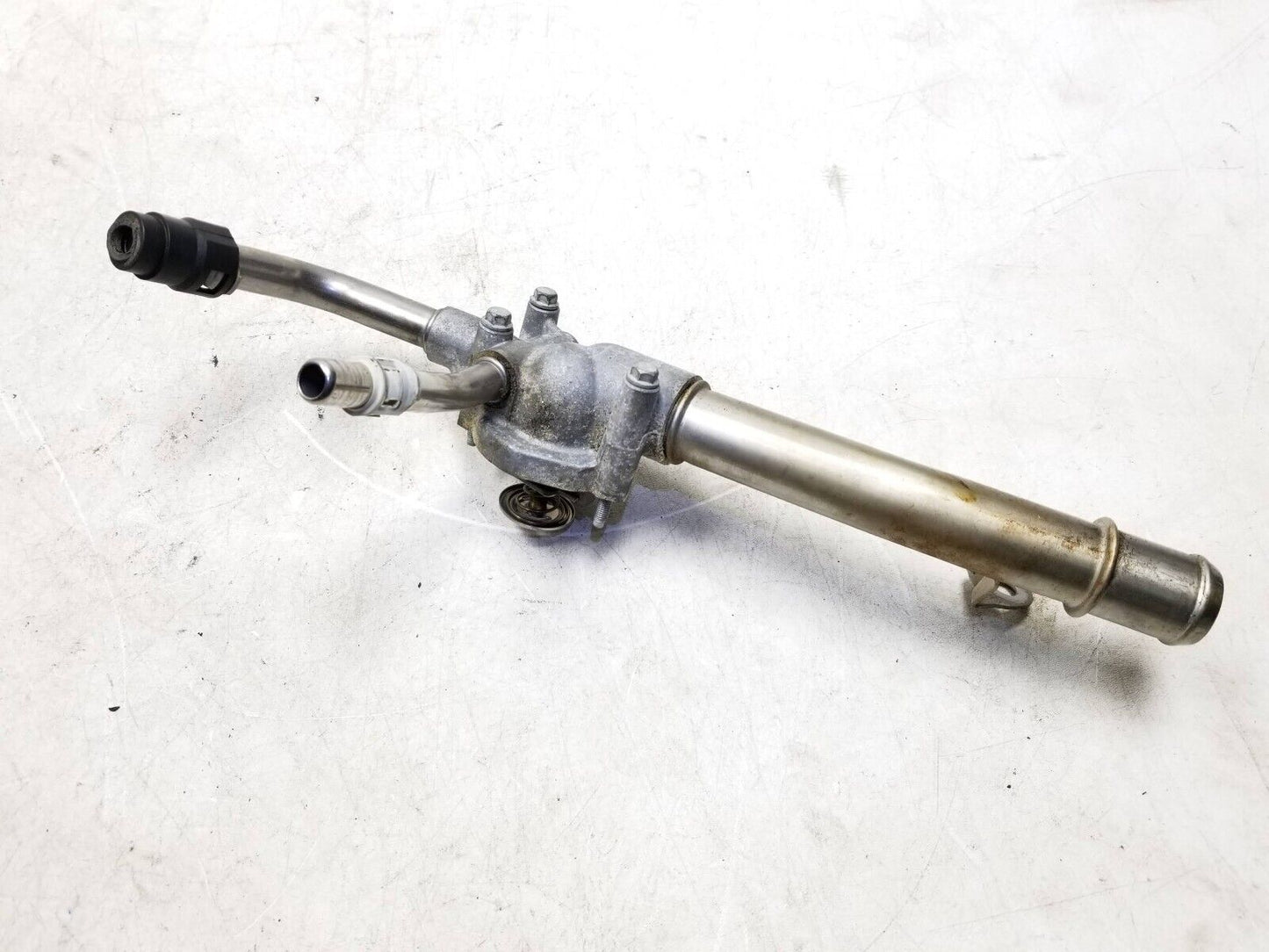 2013 - 2016 GMC Acadia Engine Thermostat & Housing 3.6l OEM