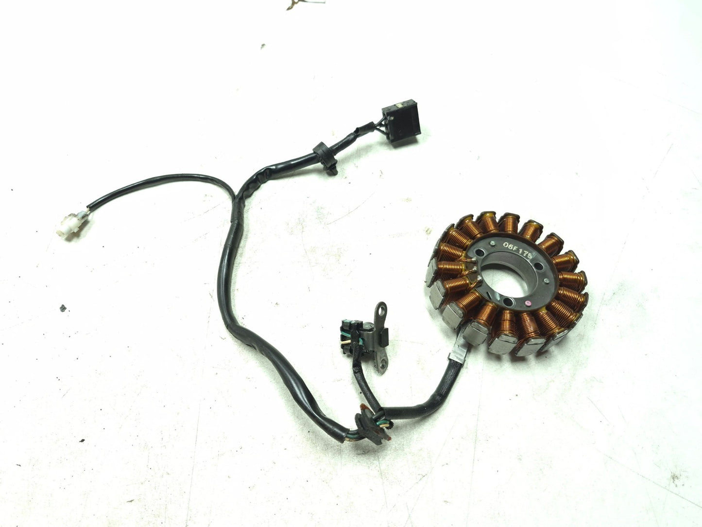 2023 Kawasaki Ninja 400 Ex400 Stator Alternator OEM