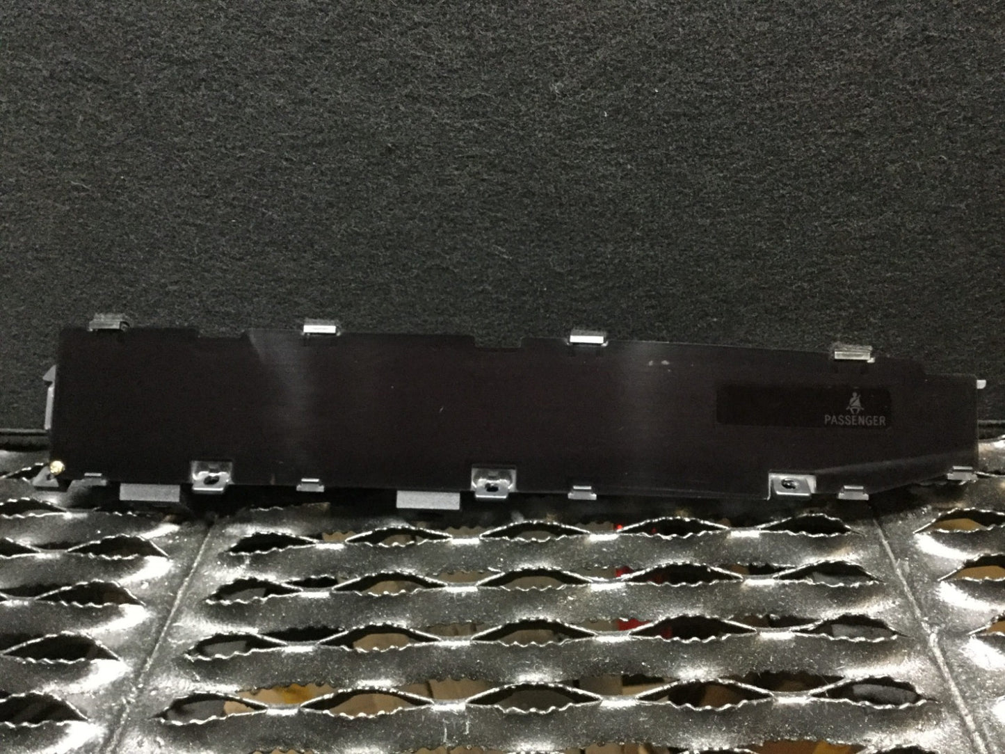 04 05 06 Toyota Prius Passenger Indicator Screen Light 83950-47010   OEM