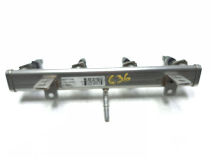 2014 Fiat 500l Fuel Rail W/ Injector OEM