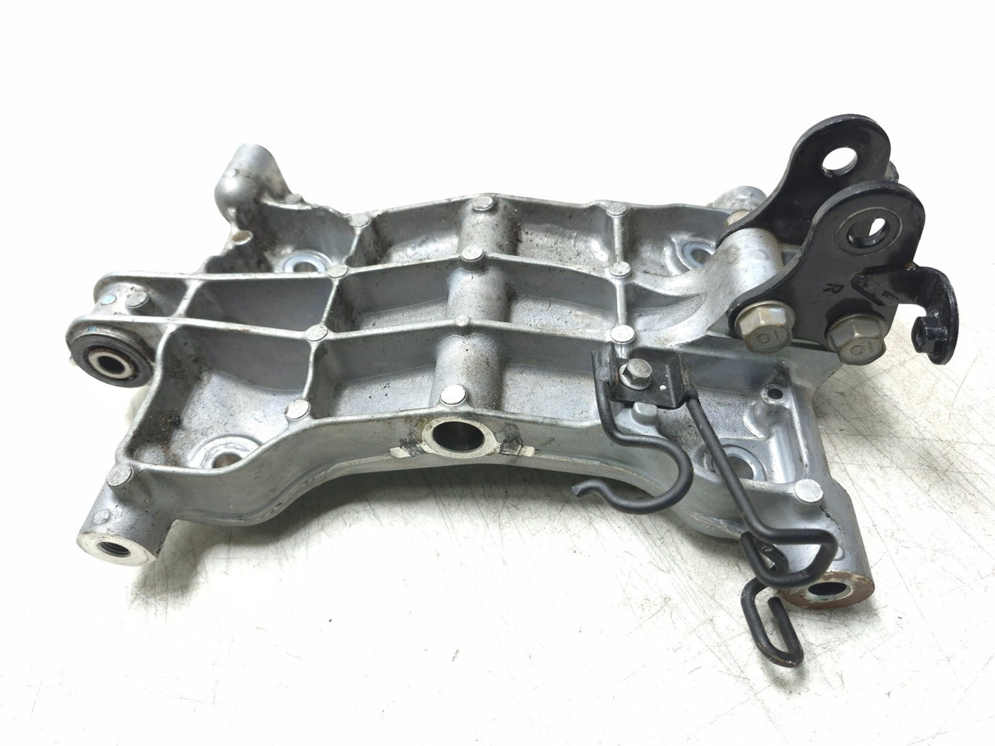2019 Kawasaki Er400 Z400 Engine Bracket Motor Swingarm Mount OEM