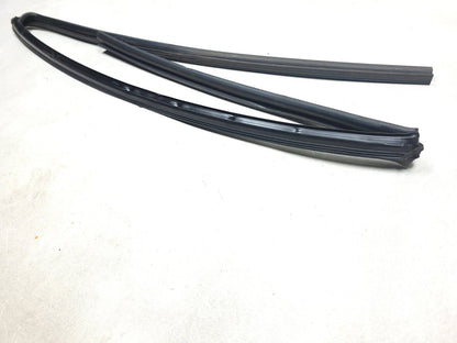 07-09 Mitsubishi Outlander Door Window Belt Seal Front Passenger Side 3pcs OEM