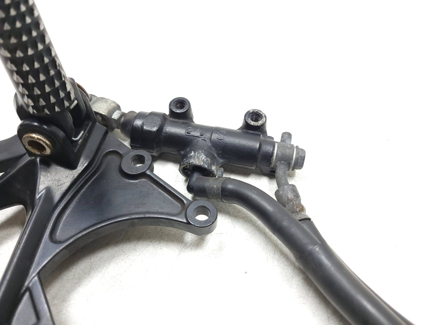 2007 Kawasaki Ninja Zx-6r Zx600  Rear Brake Master Cylinder W/ Footrest Assy OEM