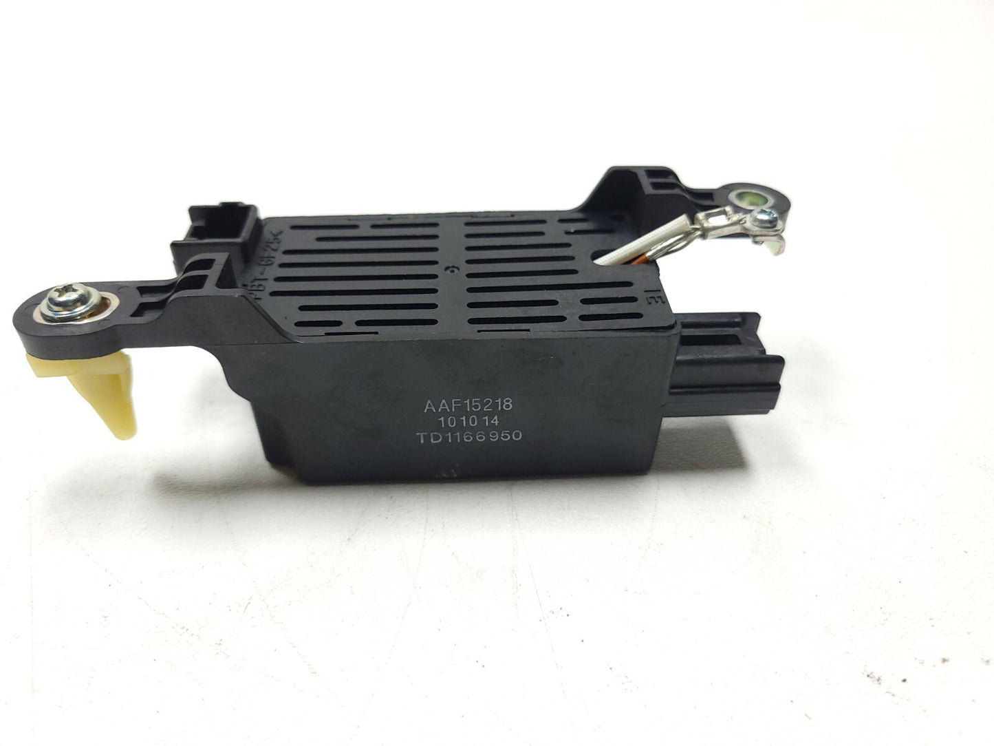 2007 - 2015 Mazda Cx-9 Audio Noise Filter Td1166950 OEM