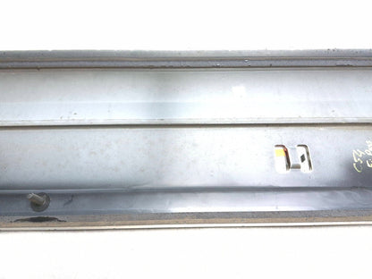 2008 Lincoln Navigator Front Door Lower Molding Passenger Side Right OEM