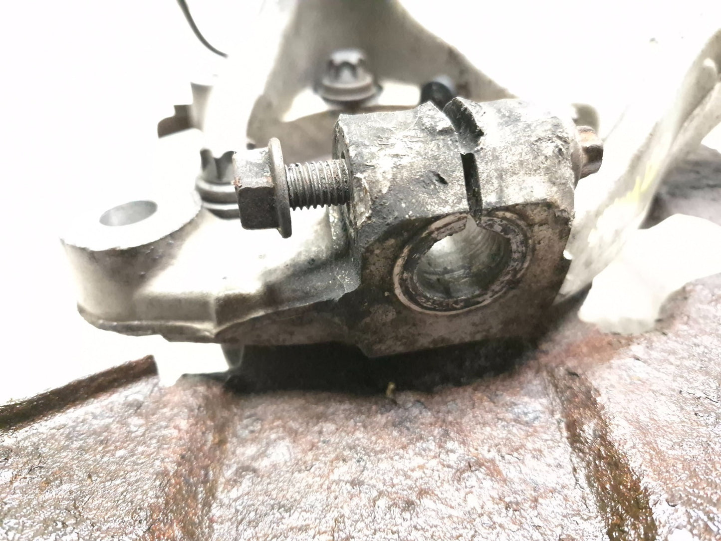 2007 Saab 9-5 Aero Front Spindle Knuckle Wheel Hub 2pcs OEM
