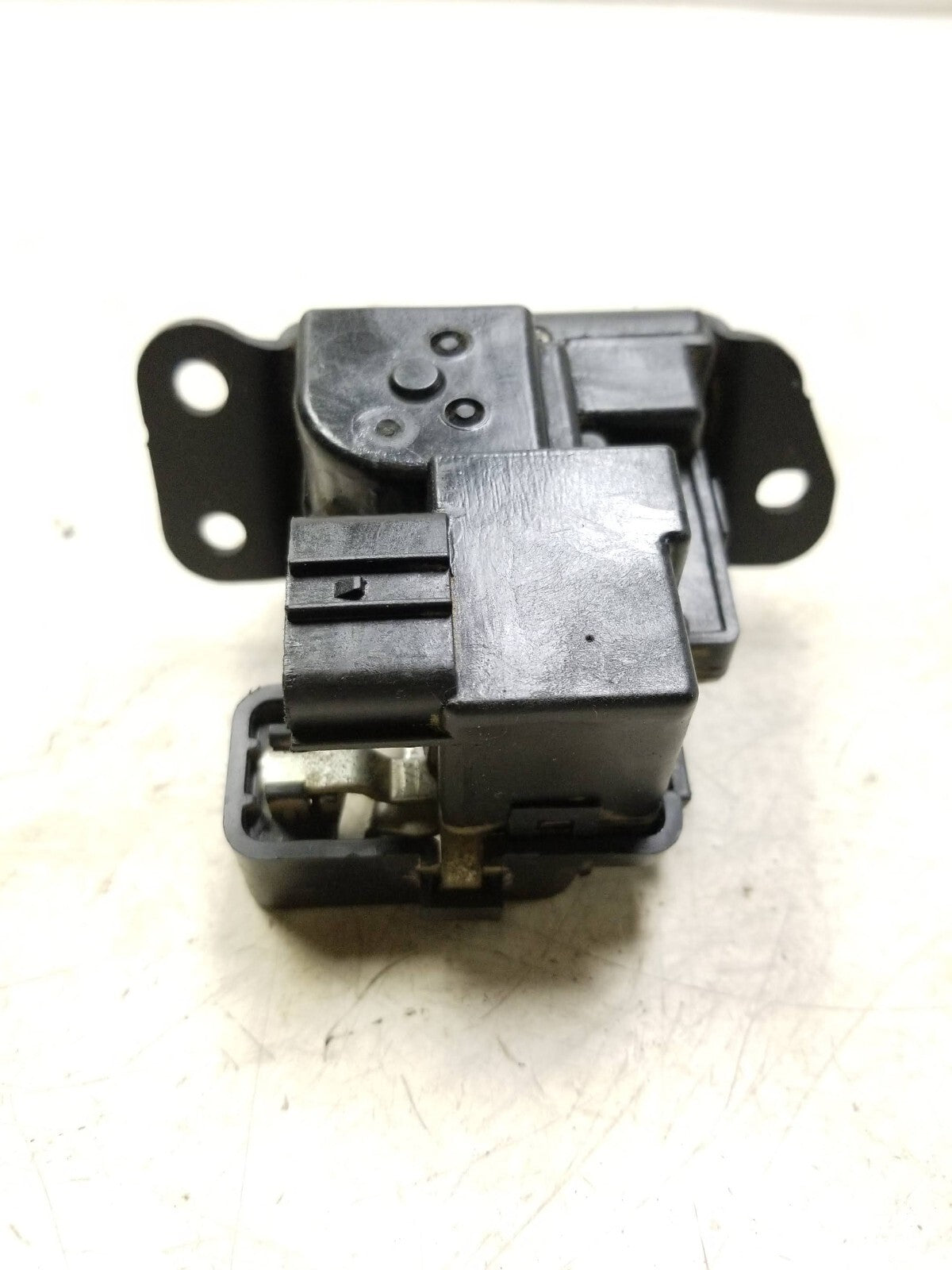 2011 - 2016 Kia Sportage Tailgate Lock Latch Actuator OEM