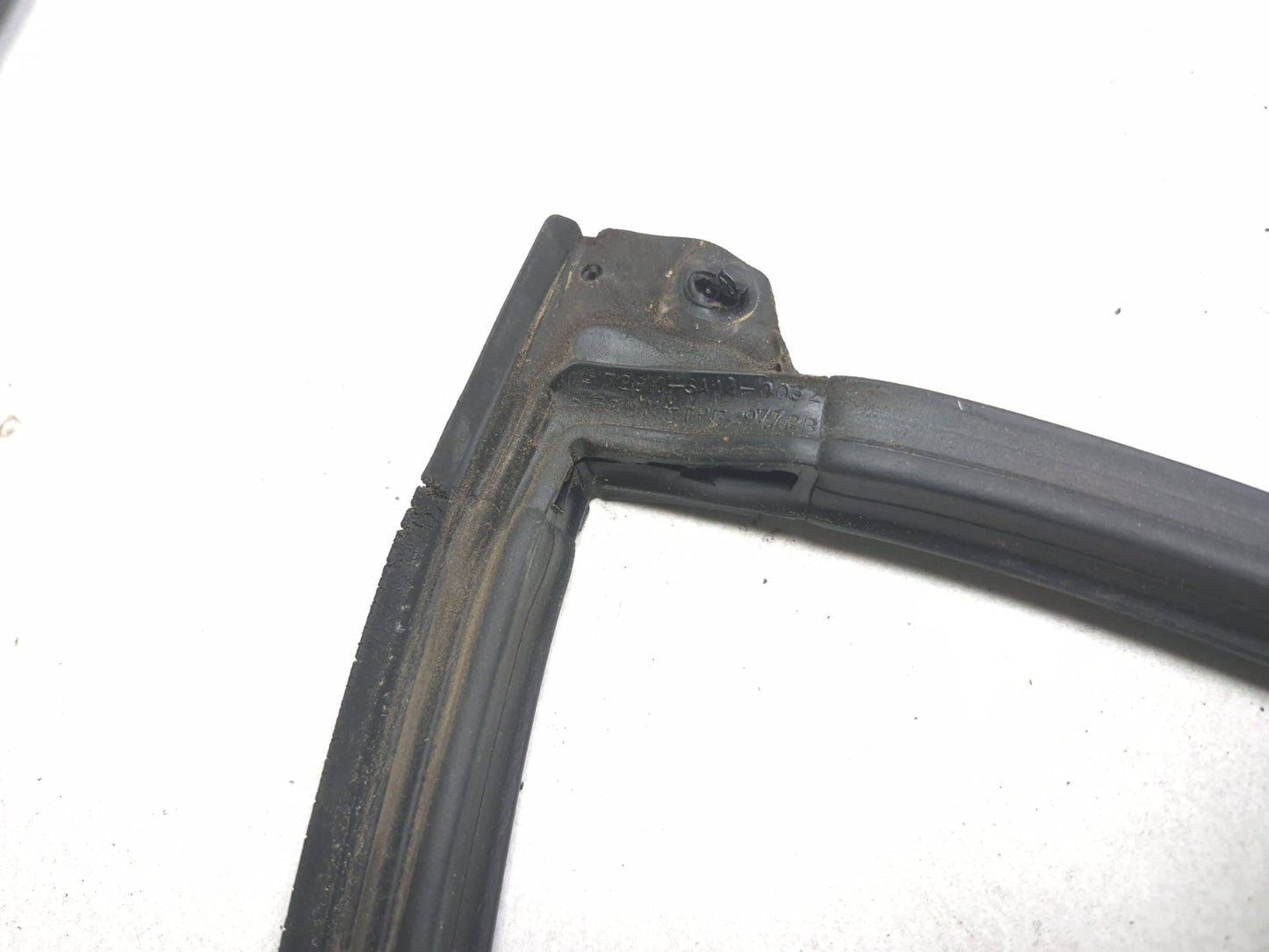 2007 Honda Fit Rear Door Weatherstrip Seal Passenger Side Right 4pcs OEM