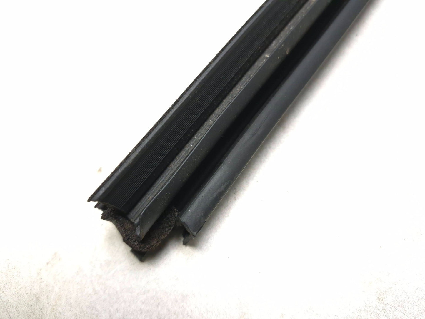 2018 Nissan Altima Rear Door Weatherstrip Seal Passenger Side Right 5pcs OEM