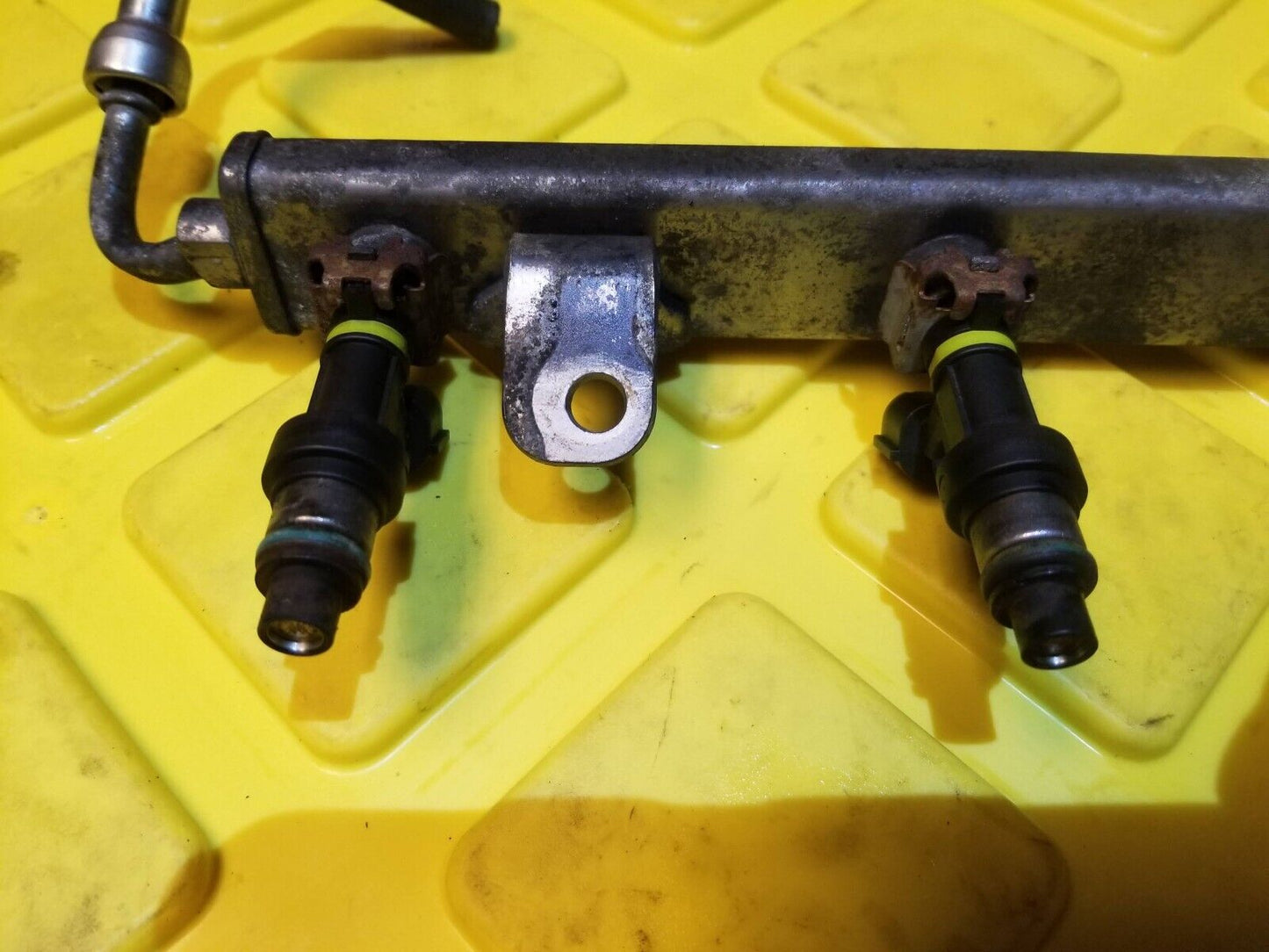 07 - 12 Nissan Sentra Fuel Rail W/ Injectors 2.0l OEM