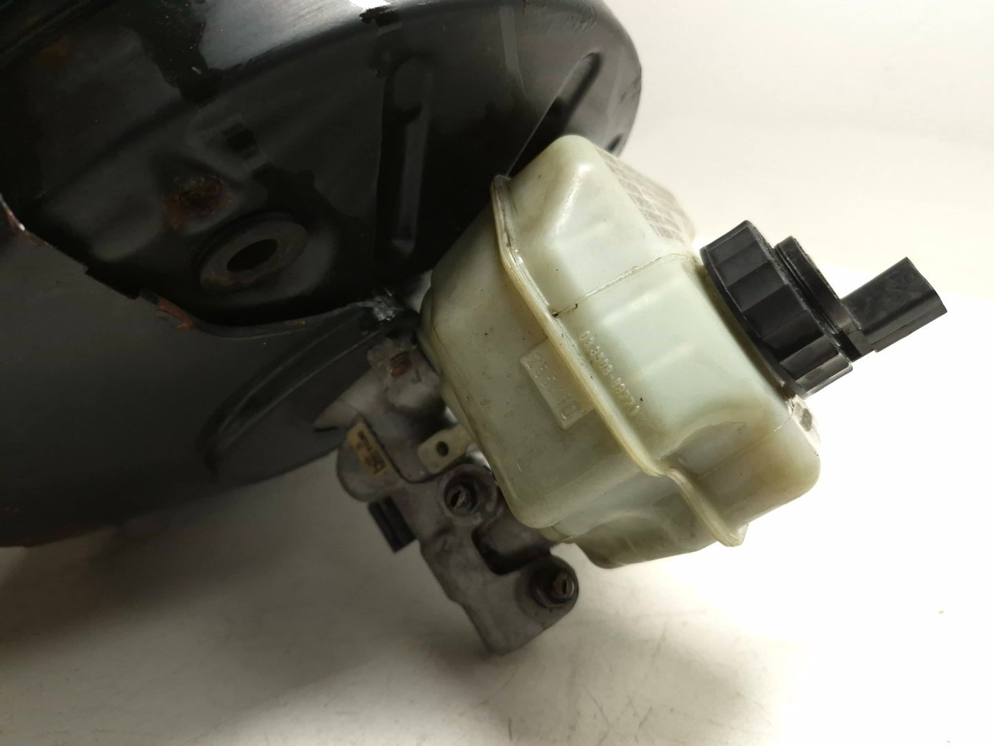 2011 Volkswagen Tiguan Booster Master Cylinder W/ Reservoir OEM