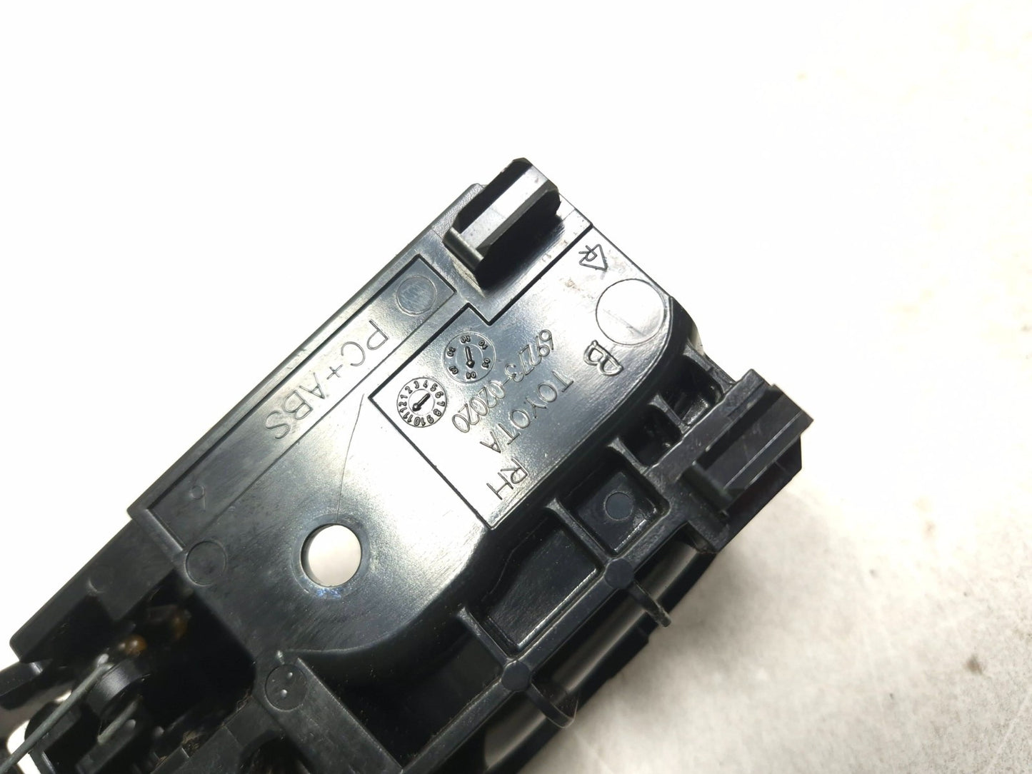 2007 Toyota Corolla Door Lock Actuator Front Passenger Side Right 6903002130 OEM
