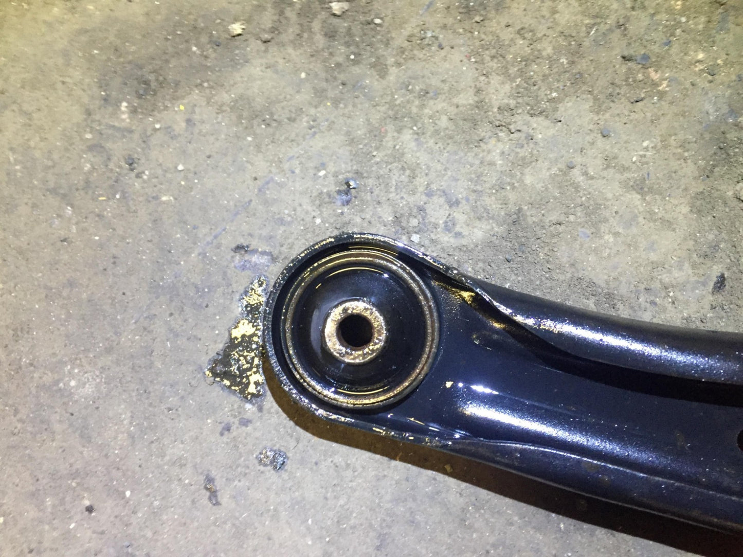 2006 Scion Xa Front Passenger Lower Control Arm OEM
