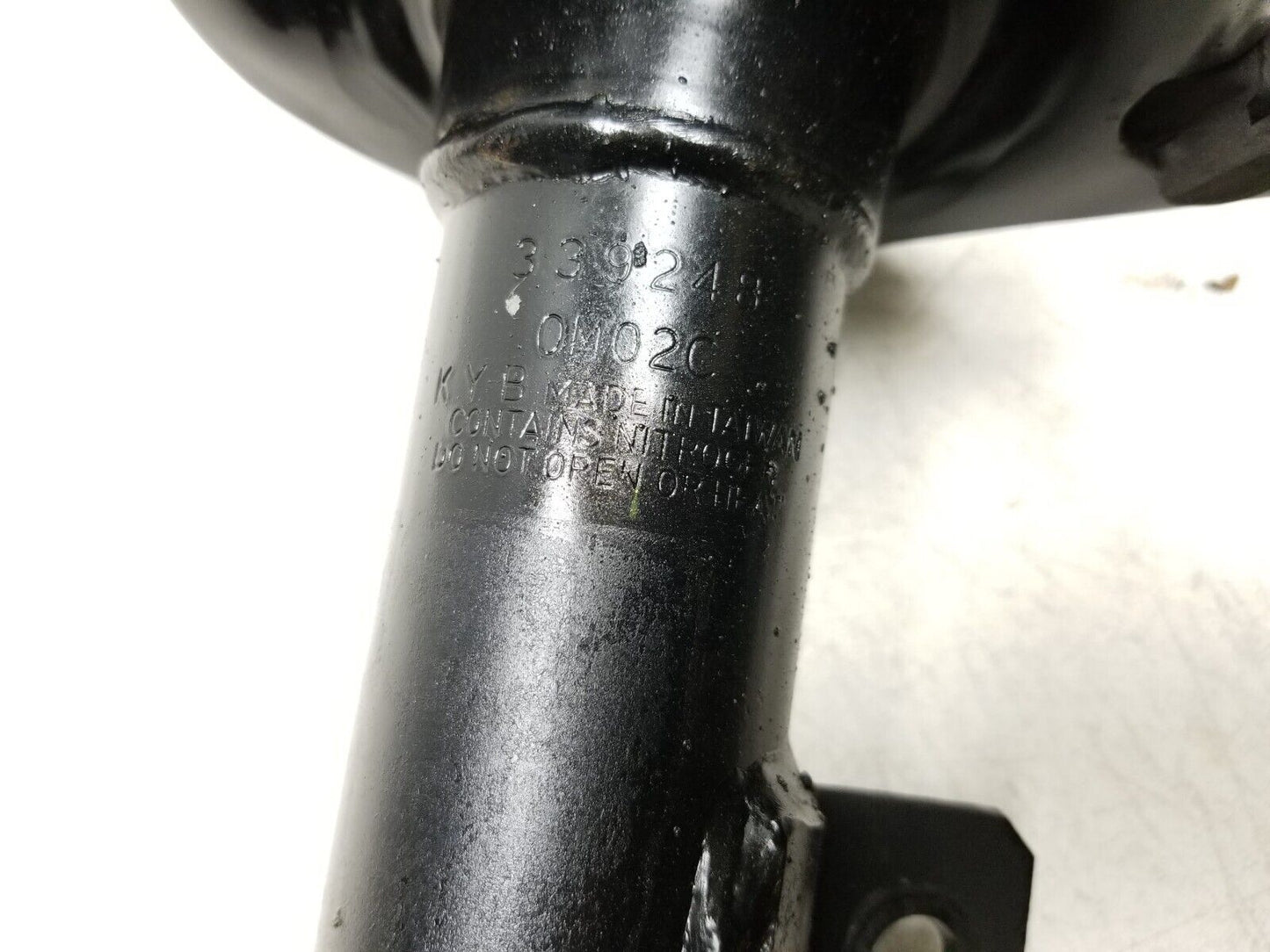 2011 - 2014 Chrysler 200 Front Shock Absorber Left & Right 2.4l *aftermarket*