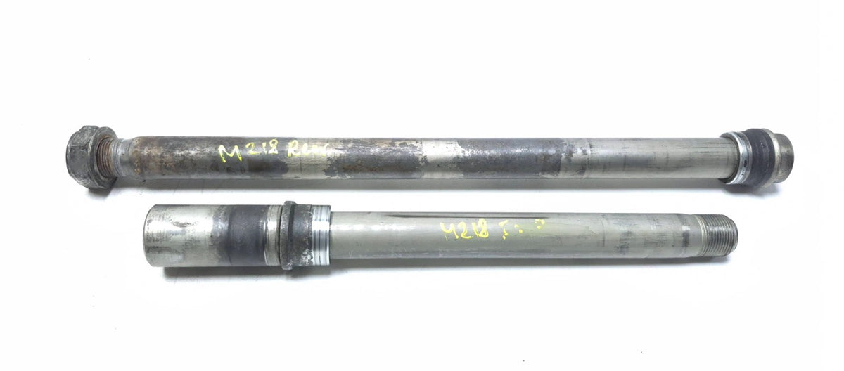 2009 Suzuki Boulevard M109r Vzr1800 Wheel Axle Bolt Front & Rear OEM