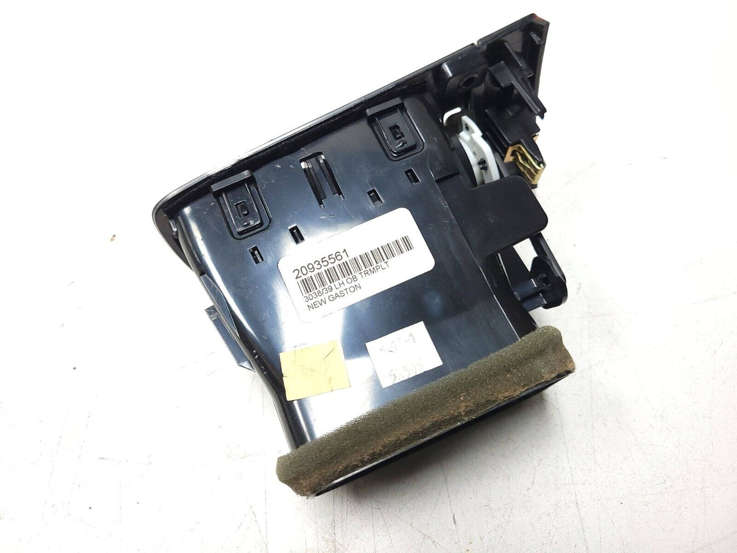 2010- 2014 Chevrolet Suburban Console Air Vent Grille W Center Left & Right OEM