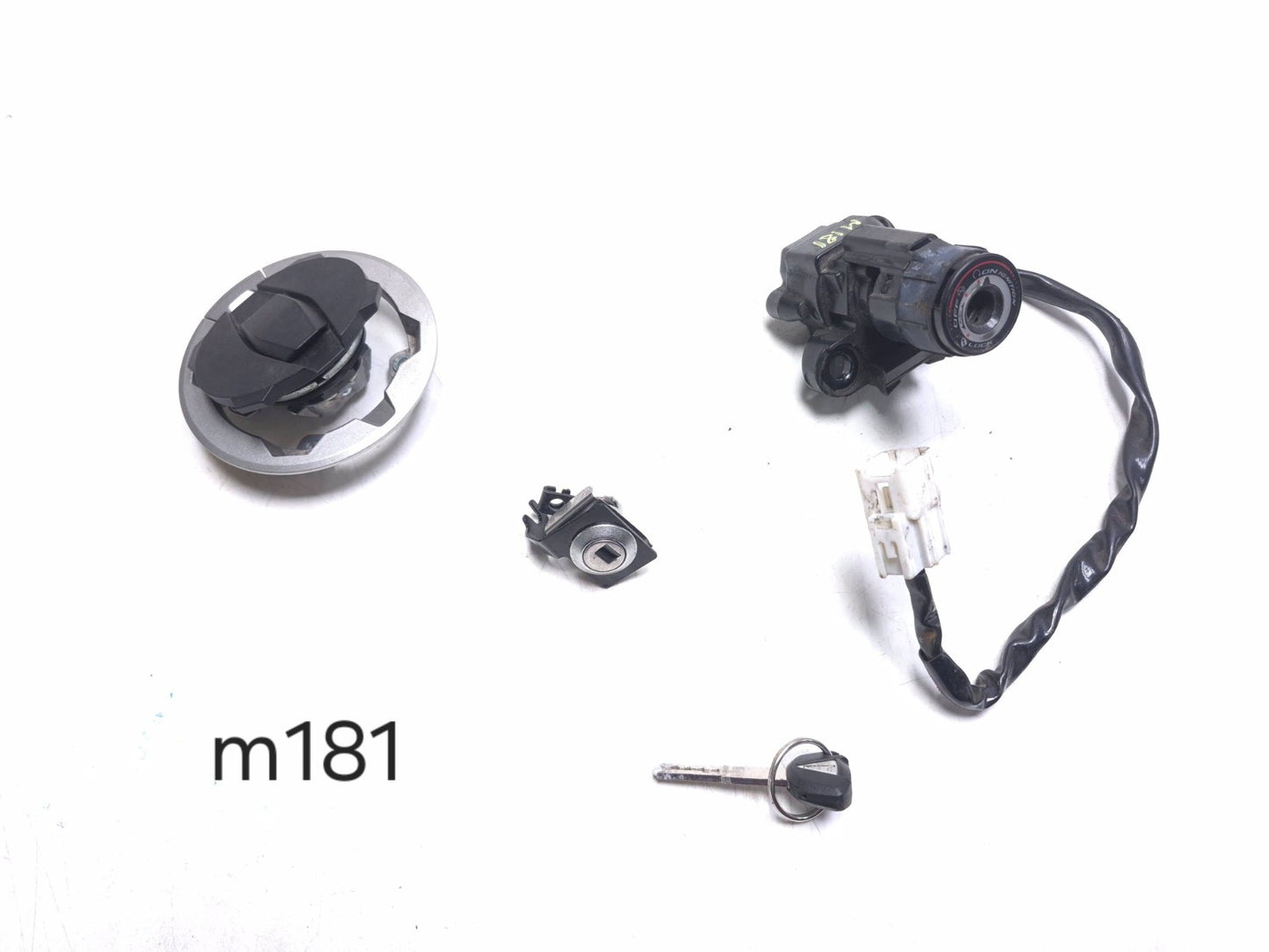 2023 Kawasaki Er400 Z400 Ignition Set Key Lock Fuel Tank Cap OEM