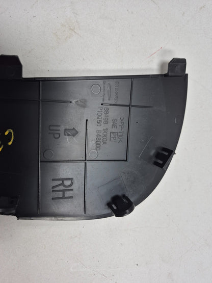 2015 Nissan Juke Dash End Cap Cover Left & Right Pair OEM