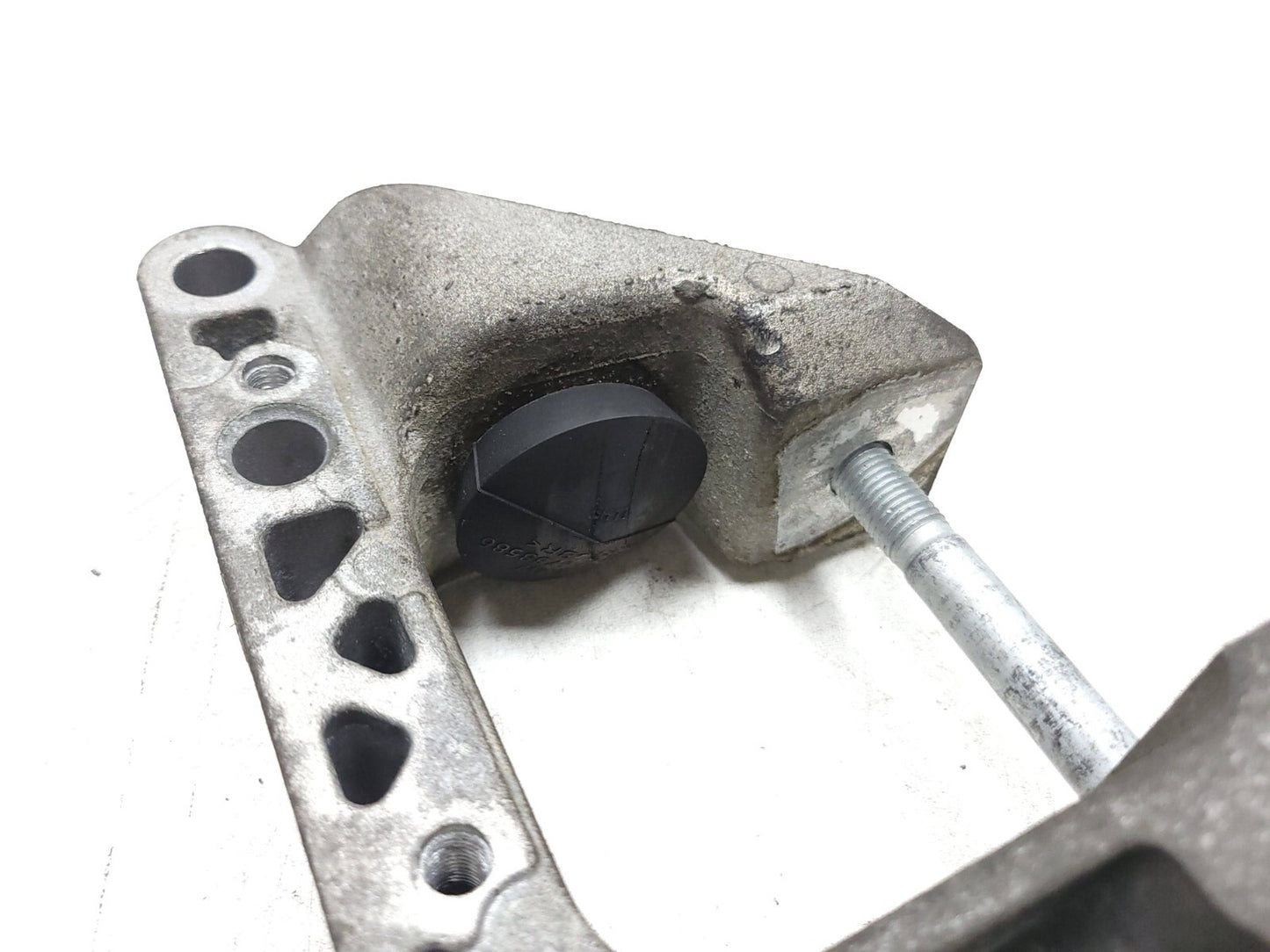 12-18 BMW 330xi F30 Transmission Mount Support Bracket OEM ✅ 76k Miles