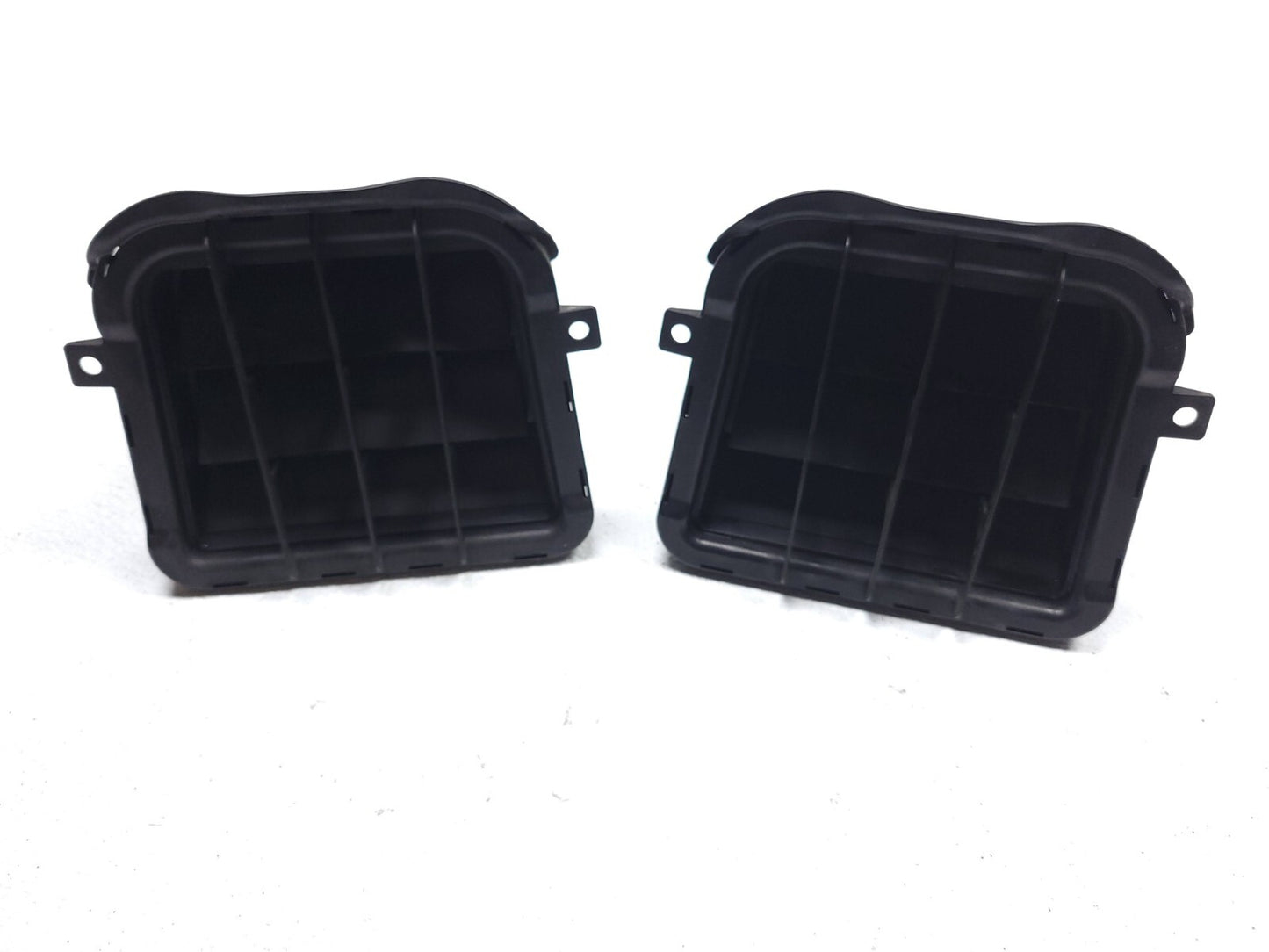 12 13 14 15 16 17 Audi A7 Quarter Panel Air Vent Valve Left & Right Pair OEM