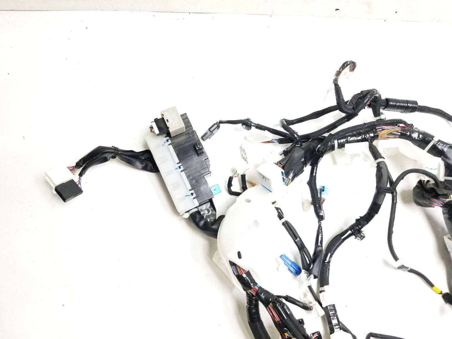 11-17 Lexus CT200h Dash Wire Harness 82141-76282 Oem✅