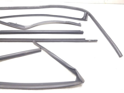 11 20 Dodge Grand Caravan Door Glass Belt Seal Molding Rear Passenger Side OEM