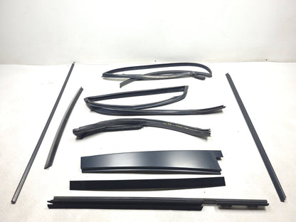 2007 Range Rover Rear Door Molding & Weatherstrip Seal Driver Side Left Set OEM