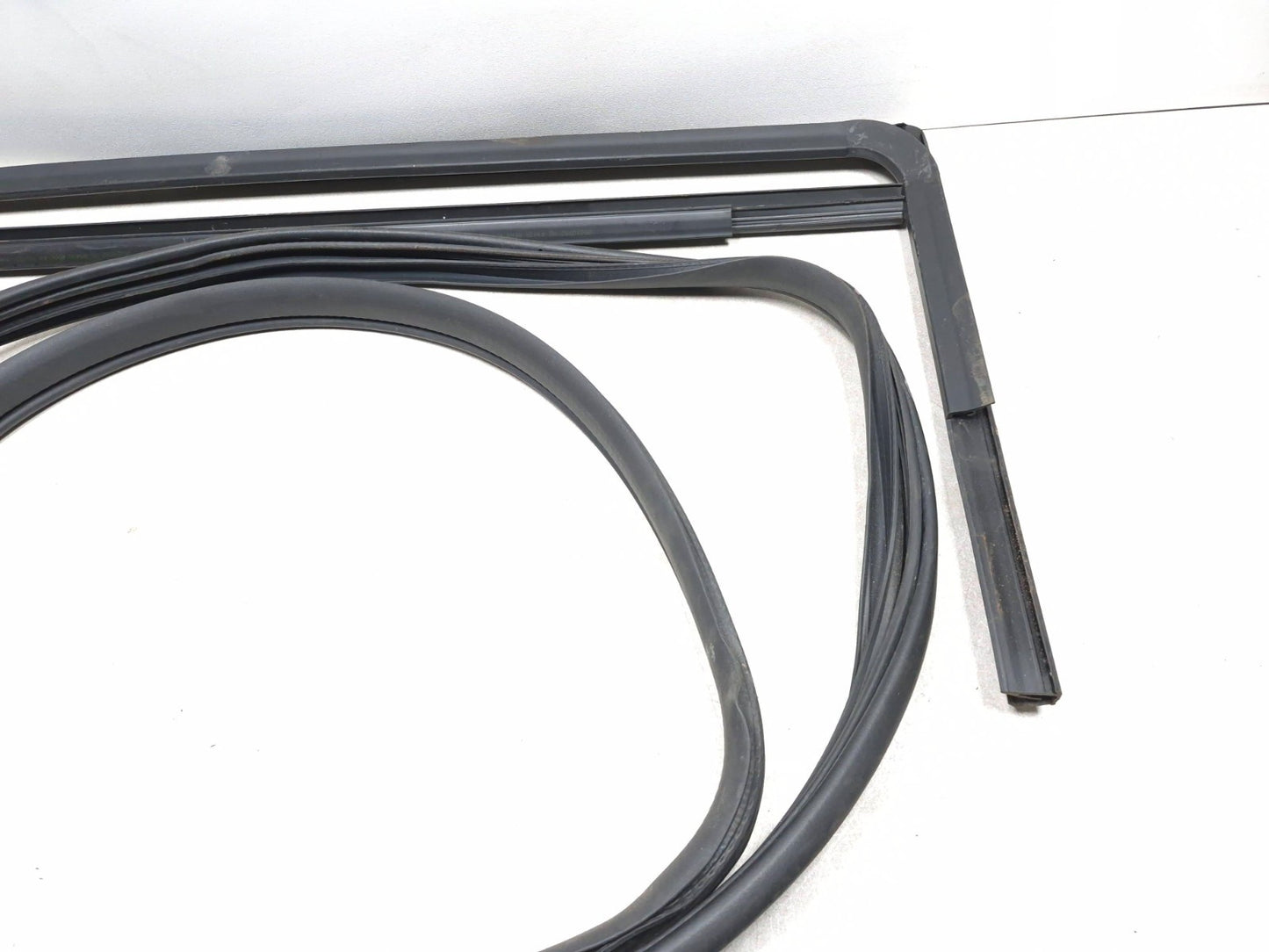 2013 Dodge Grand Caravan Rear Door Weatherstrip Seal Right Passenger Side Oem✅