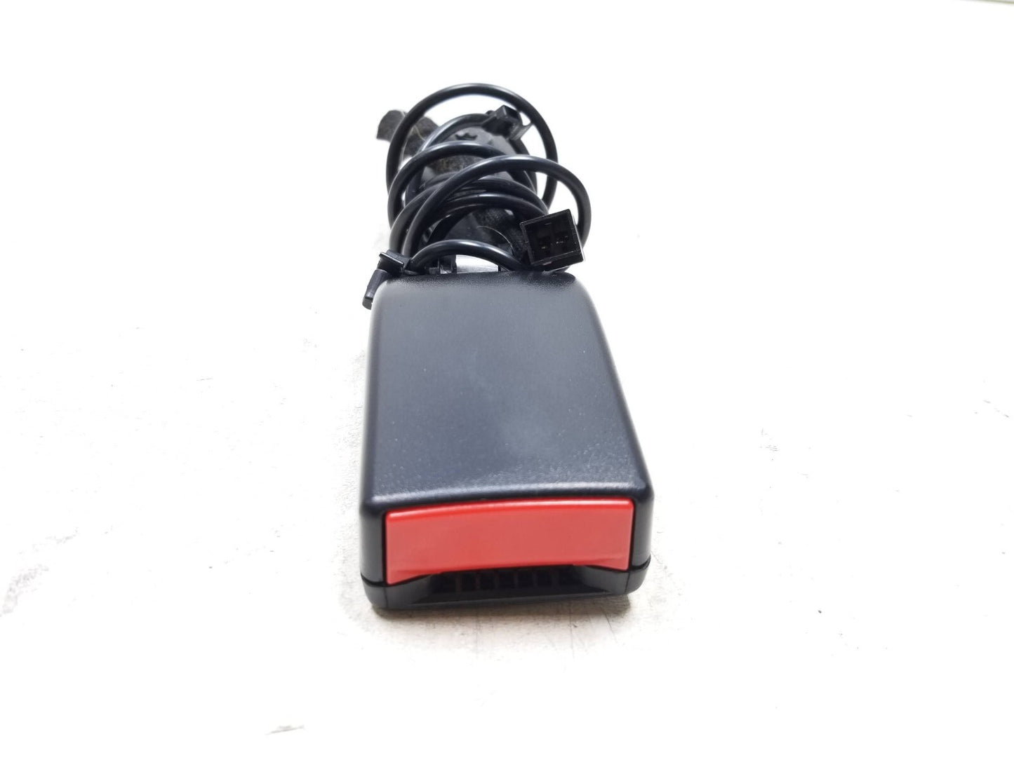 2008  2011 Saab 9-3 Sedan Seat Belt Buckle Front Passenger Side Right OEM