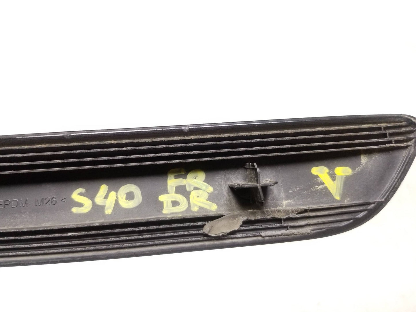 2007 Volvo S40 Door Window Belt Seal Molding Driver Side Left OEM