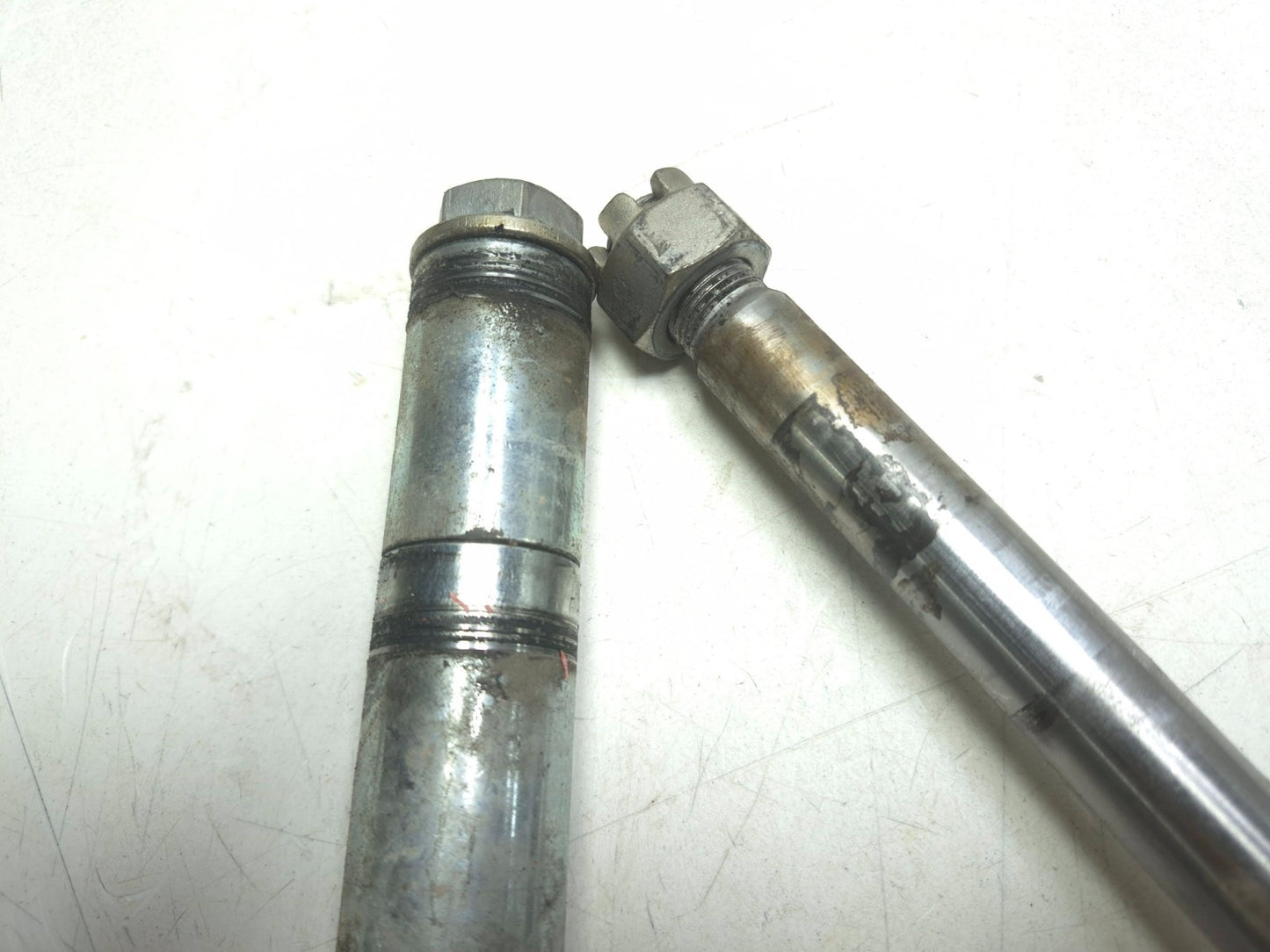 2001 Kawasaki Vulcan 1500 Vn1500 Classic Wheel Axle Front & Rear Pair OEM