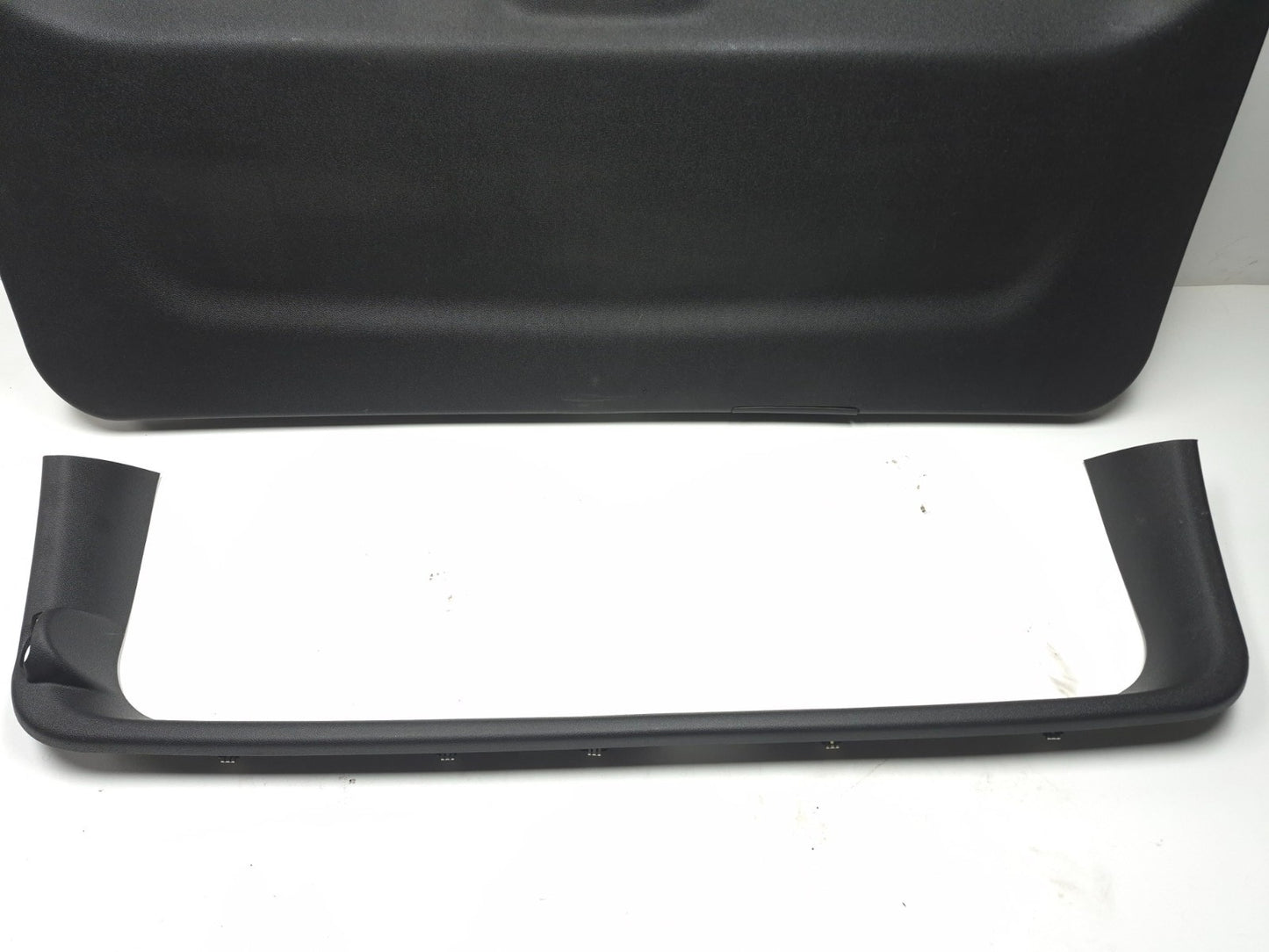 2013 Cadillac Escalade Esv Trunk Liftgate Interior Trim Cover Panel Pair OEM
