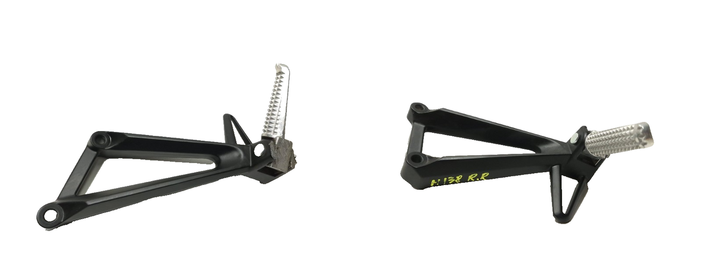 2025 Yamaha R3 Yfz320 Rear Footrest Left & Right Pair OEM
