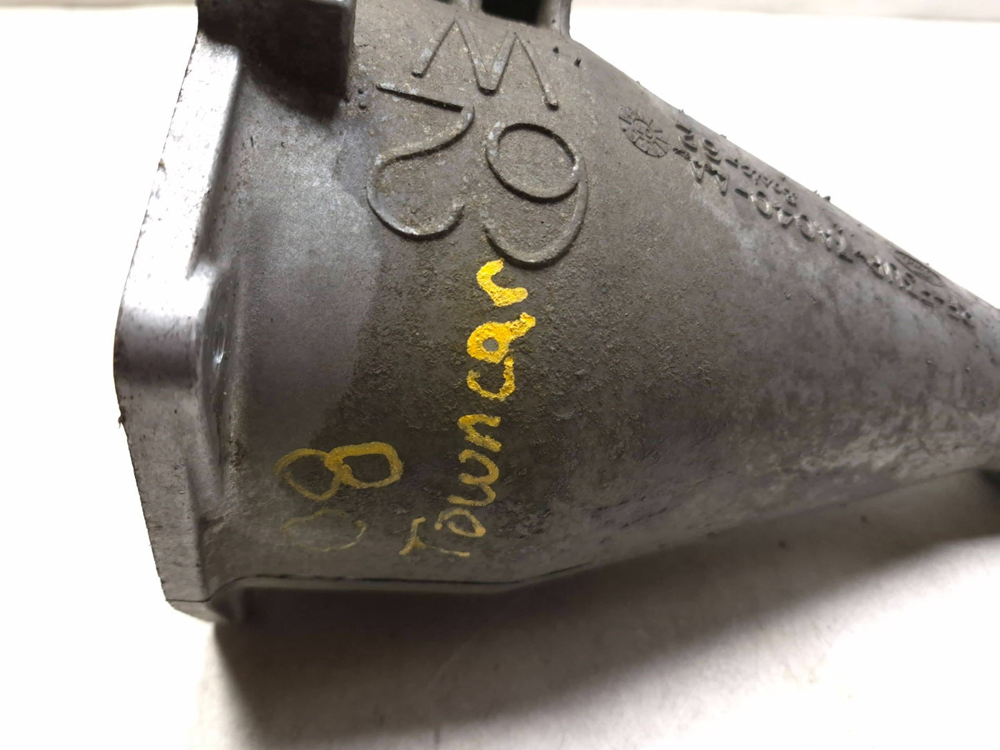 2008 Lincoln Town Car Automatic Transmission Tail Shaft Housing OEM