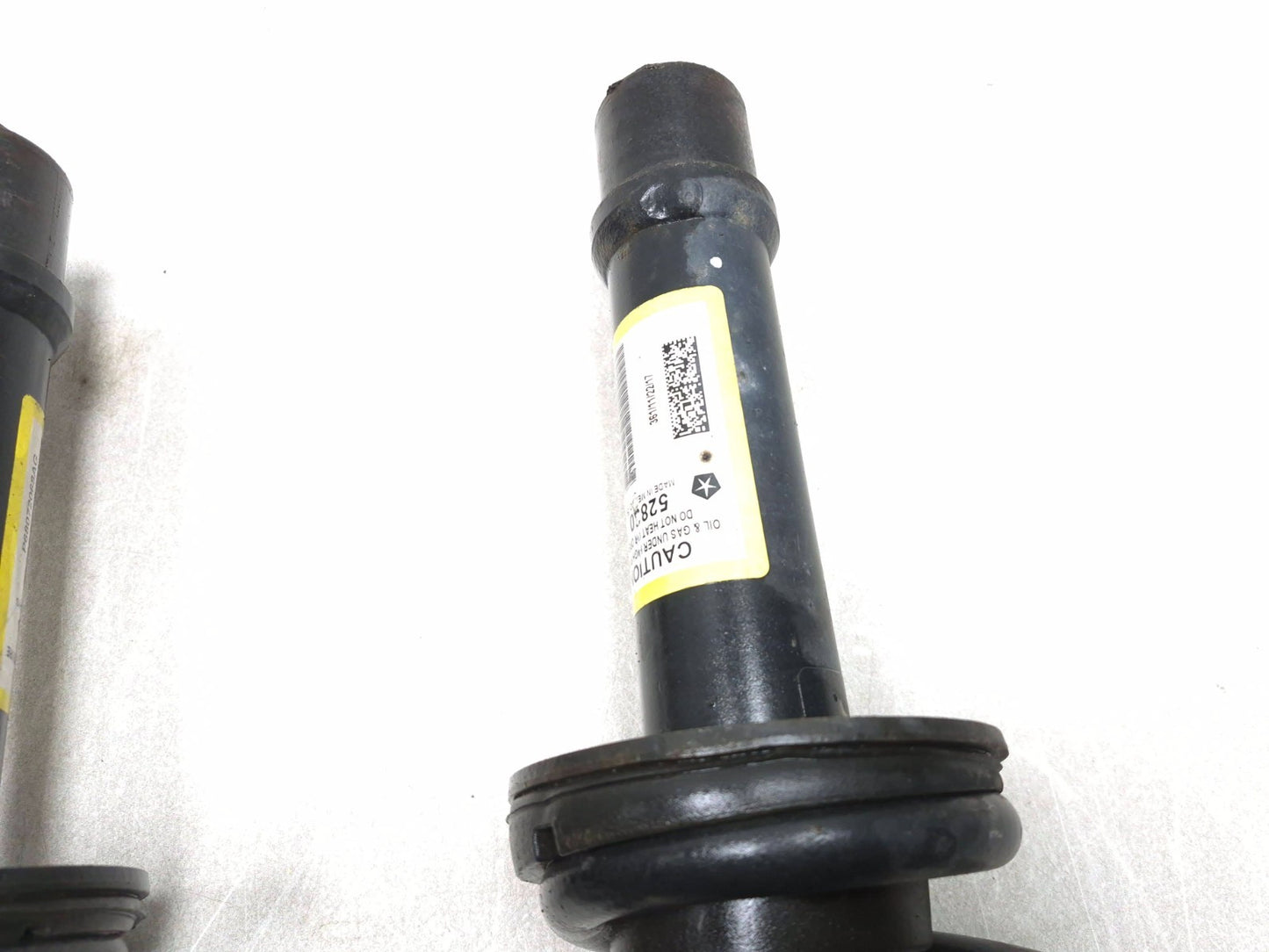 2018 Chrysler 300 AWD Front Shock Strut Absorber Left & Right OEM